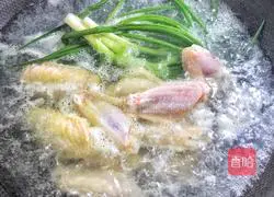 藤椒口水鸡翅的做法图解1