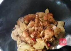小鸡腿烧土豆的做法图解5
