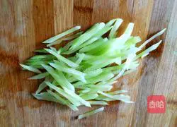 青笋炒鸡蛋的做法图解3