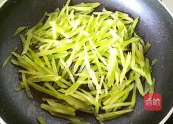 青笋炒鸡蛋的做法图解15