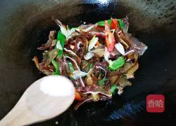 双椒风干猪耳朵的做法图解13