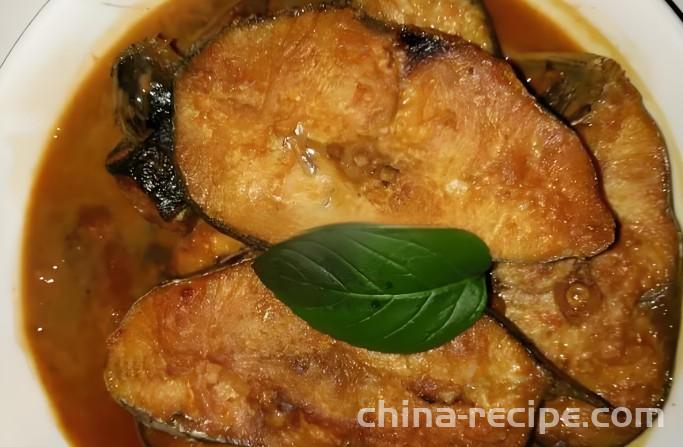 The recipe for braised mackerel fillet