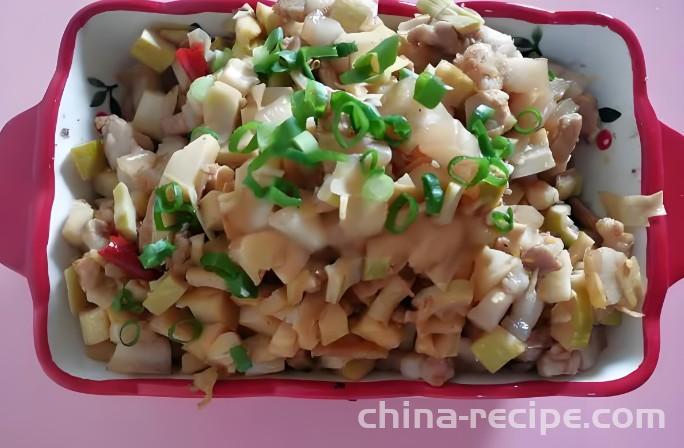 Recipe for diced pork belly with tender bamboo shoots