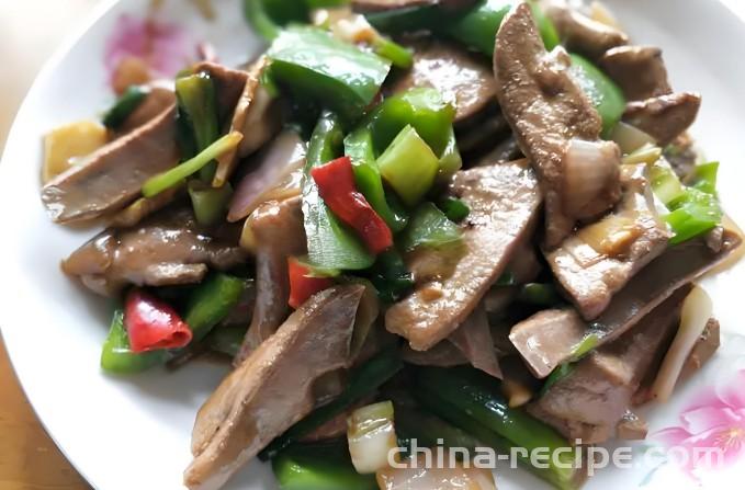 The method of stir frying tender pork liver