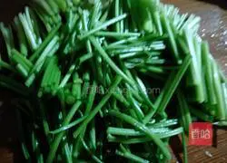 芹菜香干的做法图解2