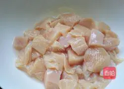 咖喱鸡丁的做法图解1