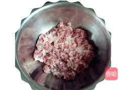 葱末肉丸蒸蛋的做法图解2