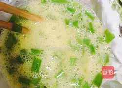 木耳小葱炒蛋的做法图解4