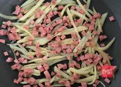 土豆丝鸡蛋饼（快手早餐）的做法图解2