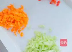 松仁鸡米的做法图解1