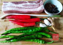 双椒回锅肉的做法图解1