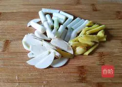 双椒回锅肉的做法图解3