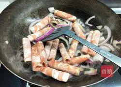 尖椒洋葱孜然炒羊肉的做法图解3