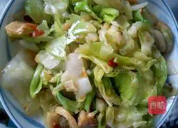 油渣炒白菜的做法图解5