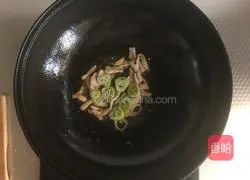 尖椒干豆腐的做法图解3
