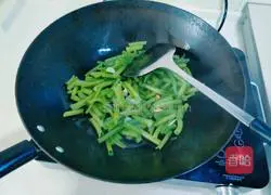 清炒南瓜藤的做法图解4