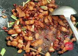 菠萝红烧肉的做法图解3
