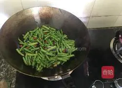 橄榄辣豆角的做法图解5