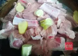 排骨豆角一锅出的做法图解1