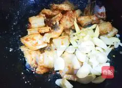 蒜香鳗鱼干的做法图解7