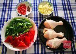 马蹄炒鸡肉的做法图解2