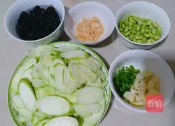 毛豆木耳烧丝瓜的做法图解3