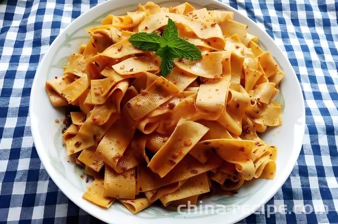 The recipe for spicy cumin dried tofu