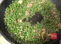 榄菜豆角肉末下饭菜的做法图解6