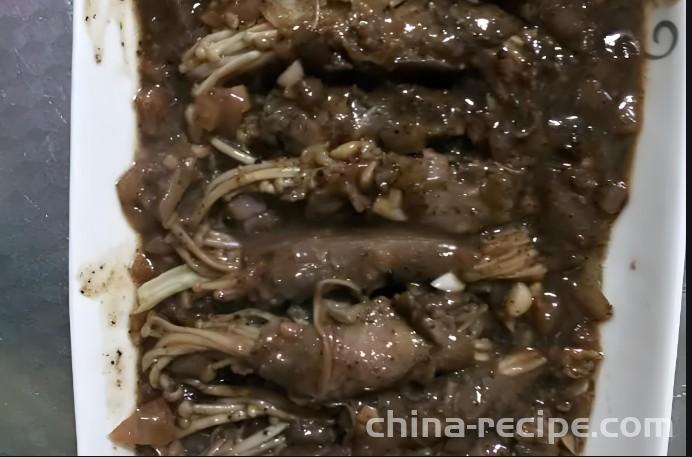 The recipe for black pepper beef enoki mushroom