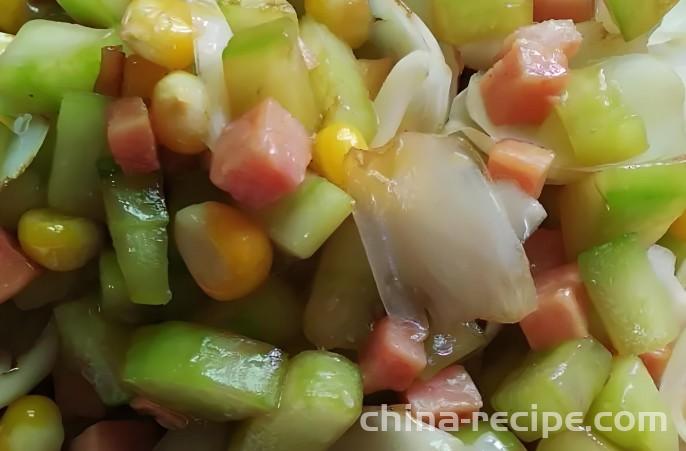 Preparation of Lily, Green Melon, Corn, and Ham Granules