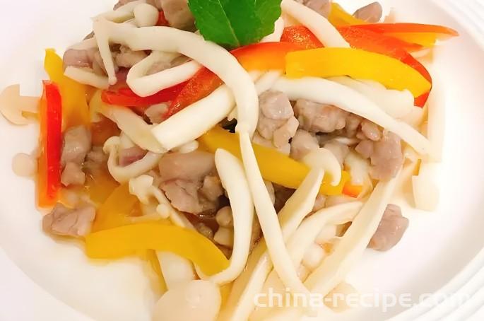 The method of stir frying minced meat with seafood mushrooms