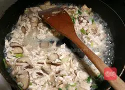 香菇炒鸡脯的做法图解7