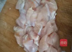 鸡胸肉炖土豆干的做法图解2