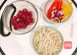 海鲜菇炒肉沫的做法图解3