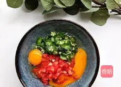 番茄秋葵鸡蛋饼的做法图解3