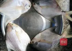相煎白鲳鱼的做法图解1