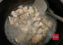 香菇闷鸡腿的做法图解3