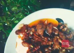 辣椒炒鸡翅丁的做法图解6