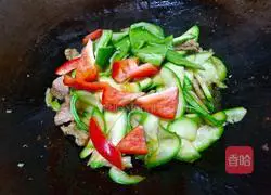 青红椒西葫芦炒肉片的做法图解17