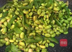 青椒炒毛豆的做法图解7