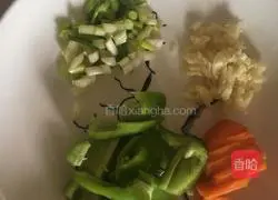 莲藕木耳炒肉的做法图解4