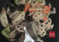 莲藕木耳炒肉的做法图解8