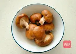 香菇糯米珍珠丸子的做法图解2