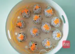 香菇糯米珍珠丸子的做法图解5