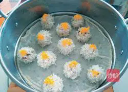 香菇糯米珍珠丸子的做法图解6