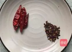 炝炒牛心菜的做法图解1