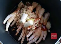 豉油王鸡脚的做法图解4