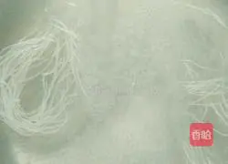 金蒜丝瓜蛊的做法图解1