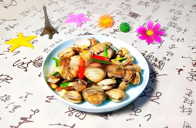 The method of stir frying clams with home style fragrance