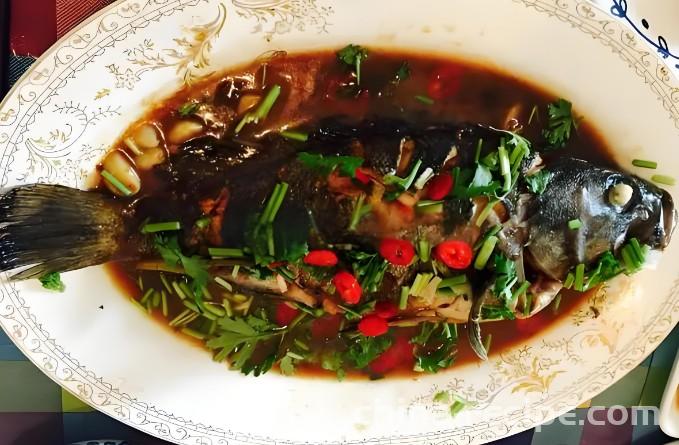 The method of cooking blackhead fish at home